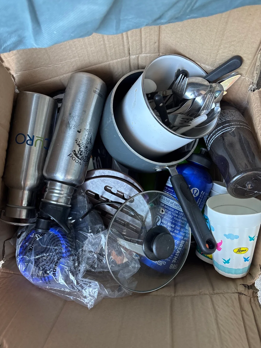Mixed Kitchenware Lot - Cerastone Pan Included thumbnail