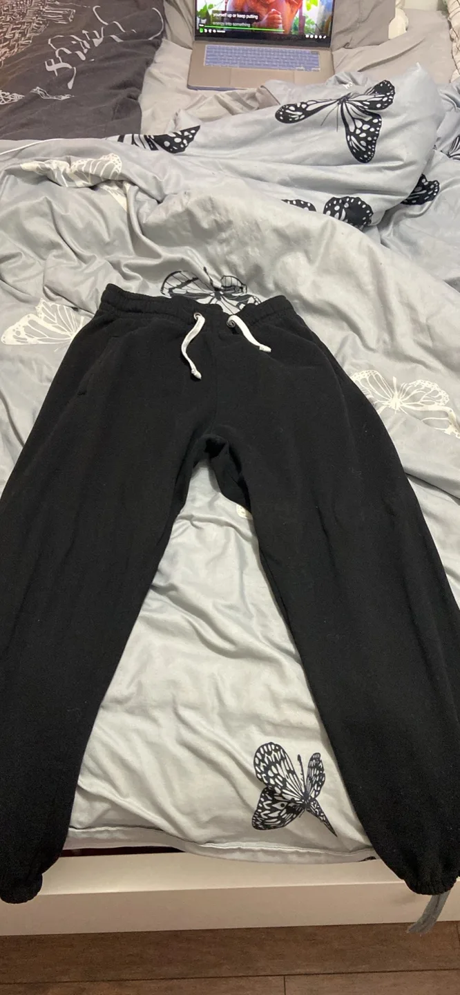 Black Sweatpants thumbnail