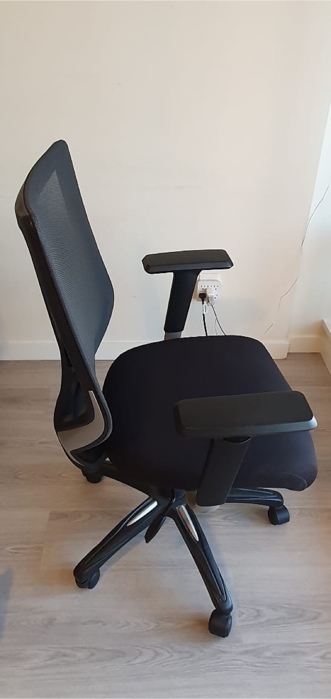 Black Mesh Office Chair - photo 2