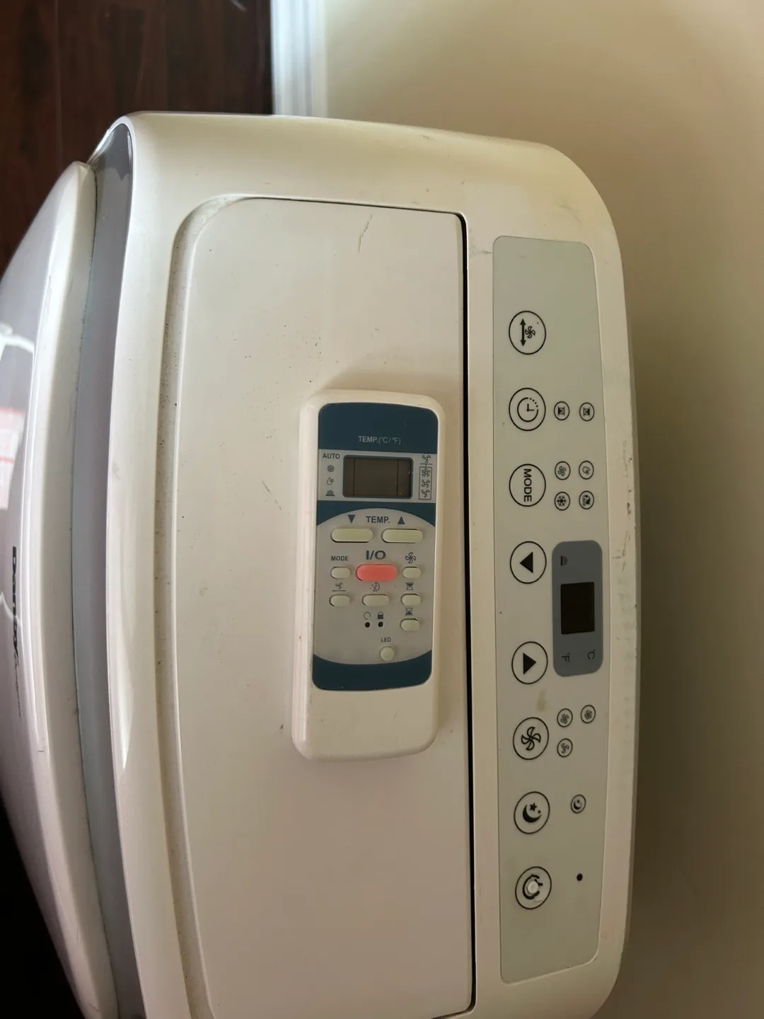 Danby Designer Portable Air Conditioner image indicator(2)