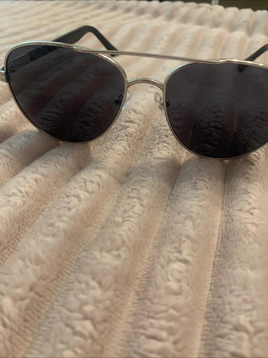 Fossil Aviator Sunglasses thumbnail