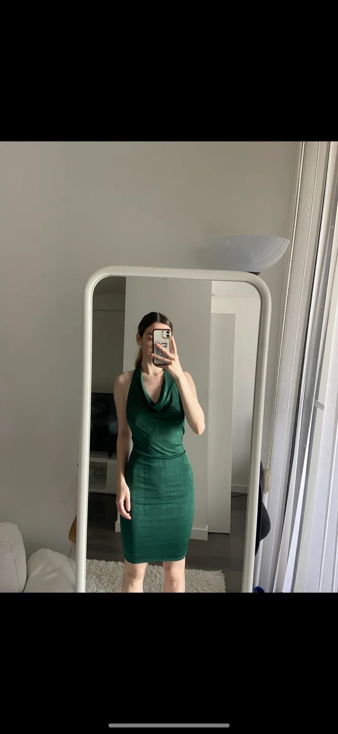 Fashion Nova Green Halter Bodycon Dress image indicator(3)