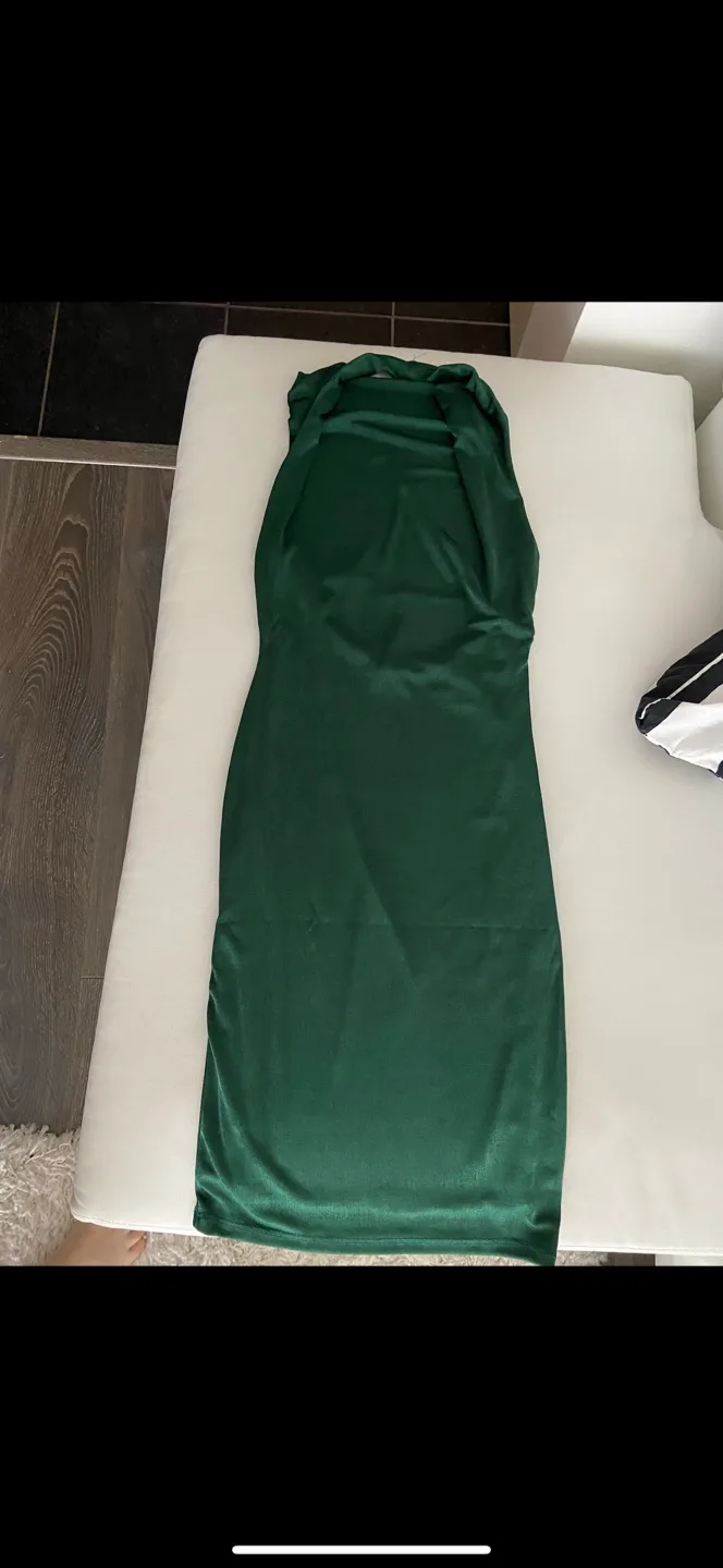 Fashion Nova Green Halter Bodycon Dress image indicator(4)