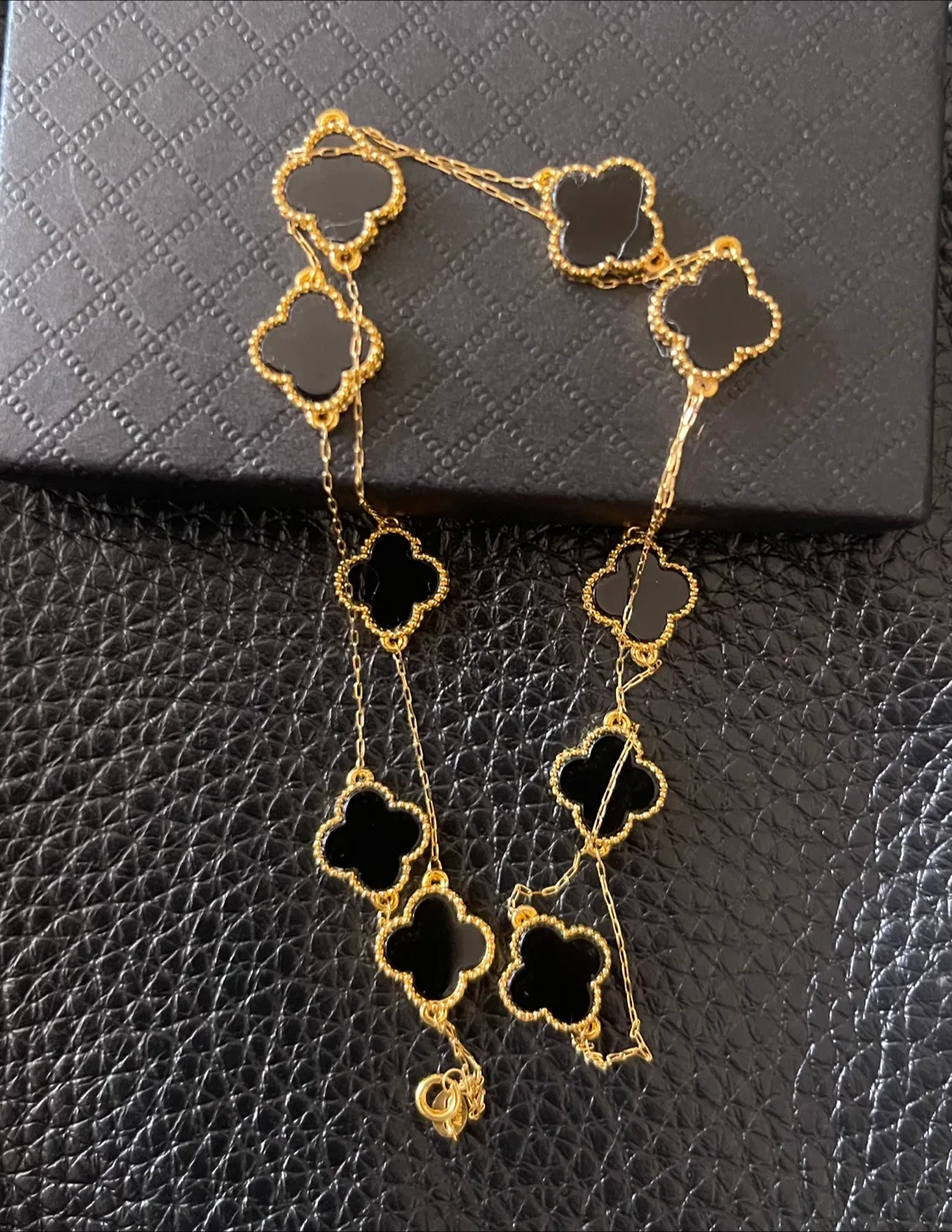 18k saudi gold VCA all black clover thumbnail