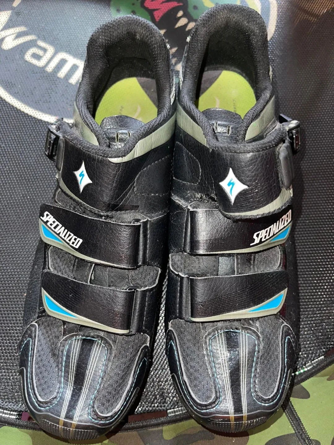 professional cycling shoes thumbnail