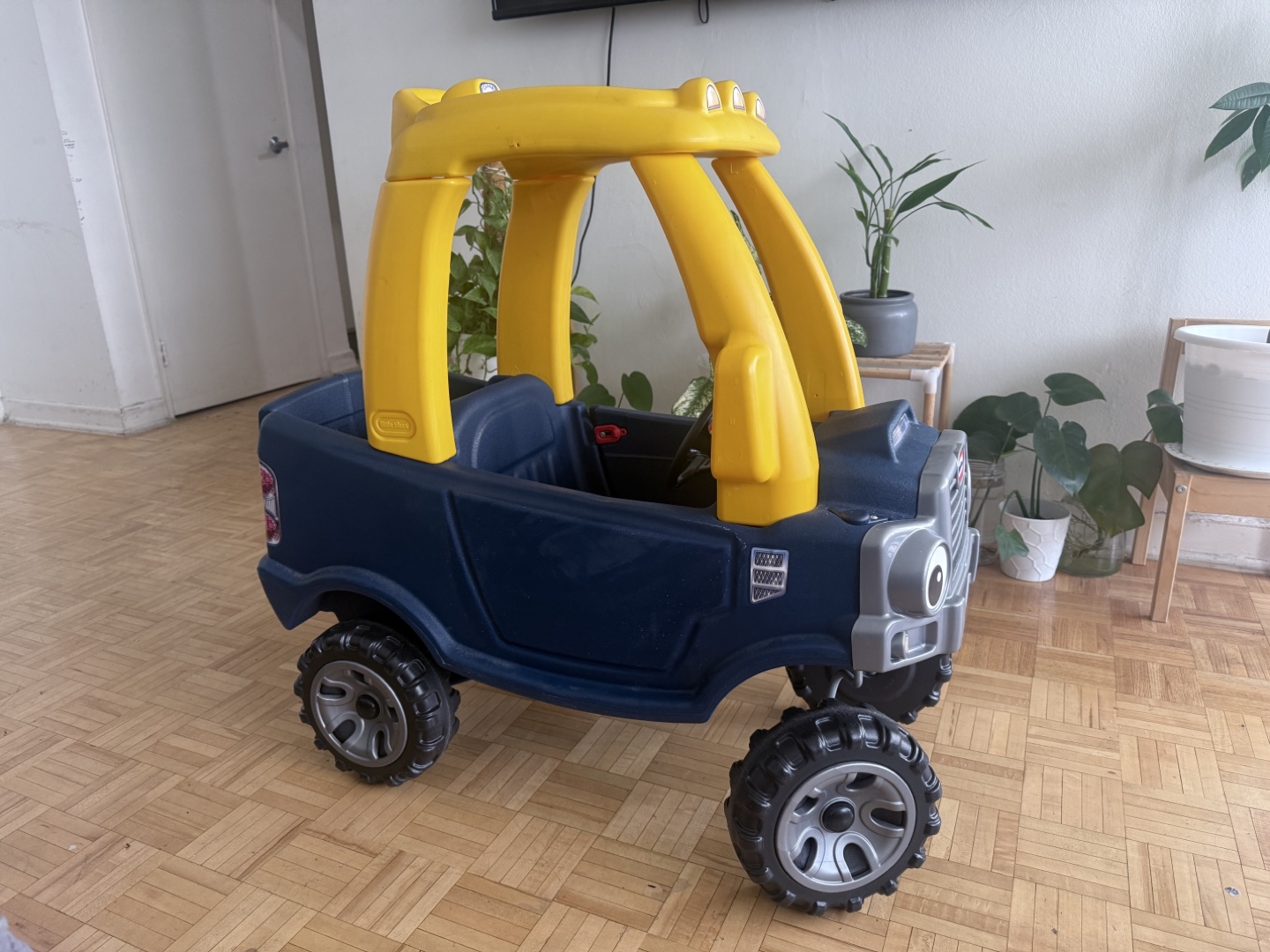 Little Tikes Cozy Truck - Blue & Yellow Ride-On - photo 2