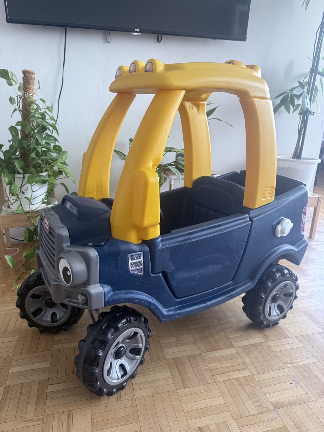 Little Tikes Cozy Truck - Blue & Yellow Ride-On - photo 5