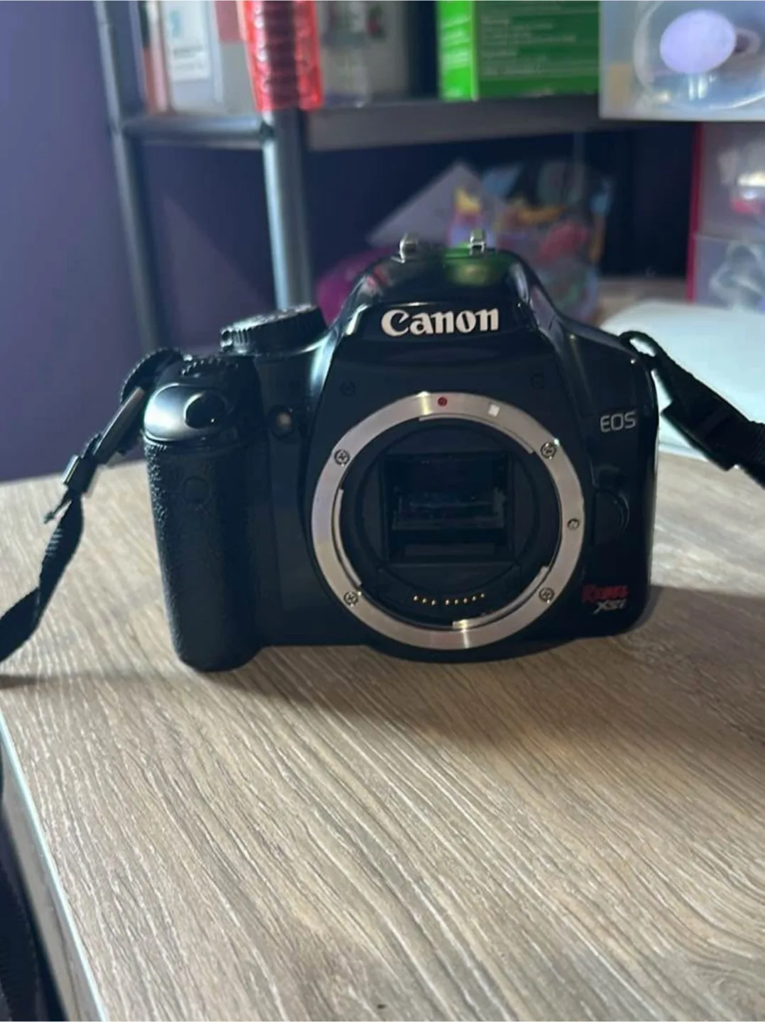 Canon EOS Rebel XS DSLR Camera image indicator(2)