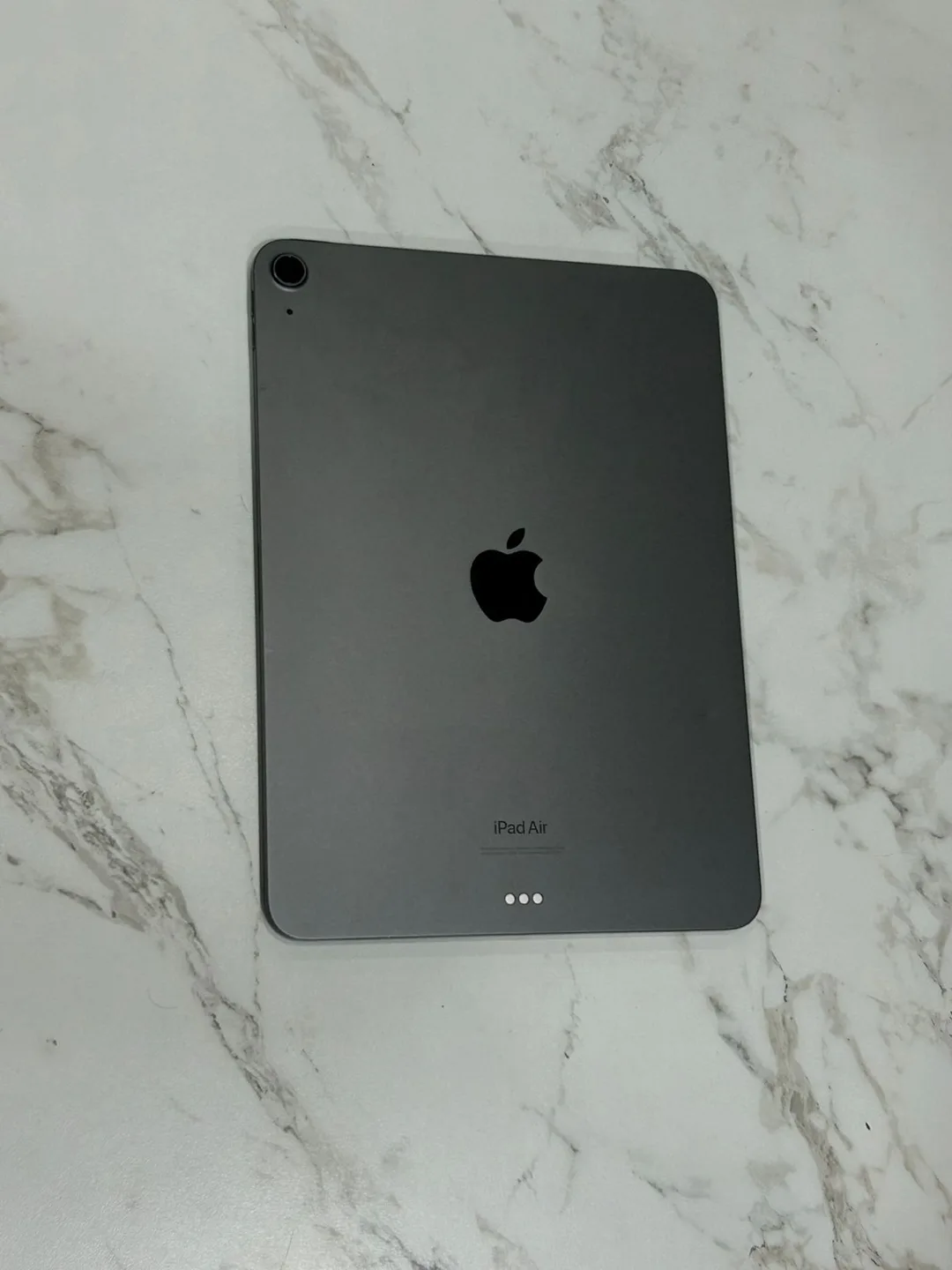Apple iPad Air Space Gray (5th generation) image indicator(4)