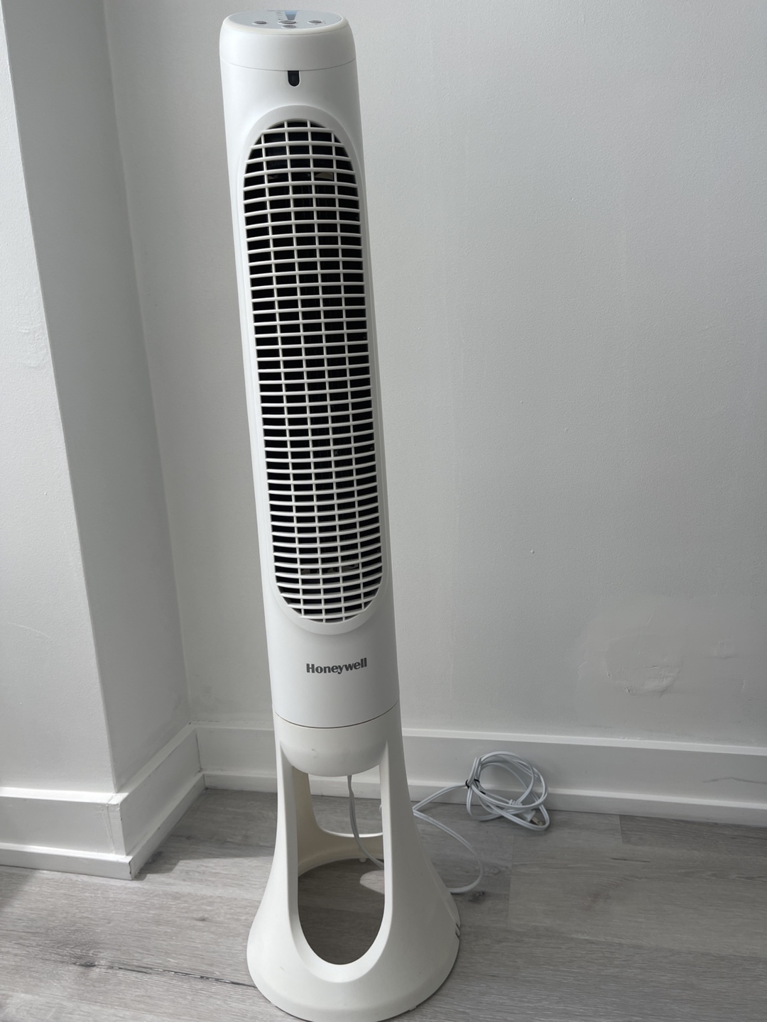Honeywell QuietSet Tower Fan - photo 3