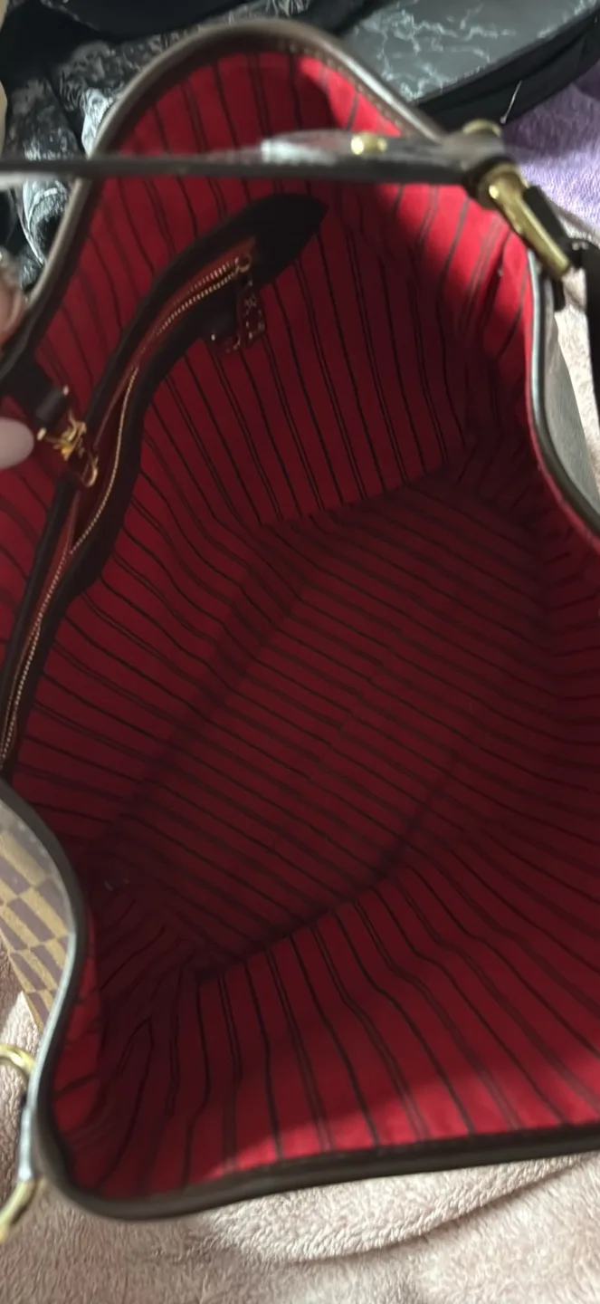 Women’s purse image indicator(2)