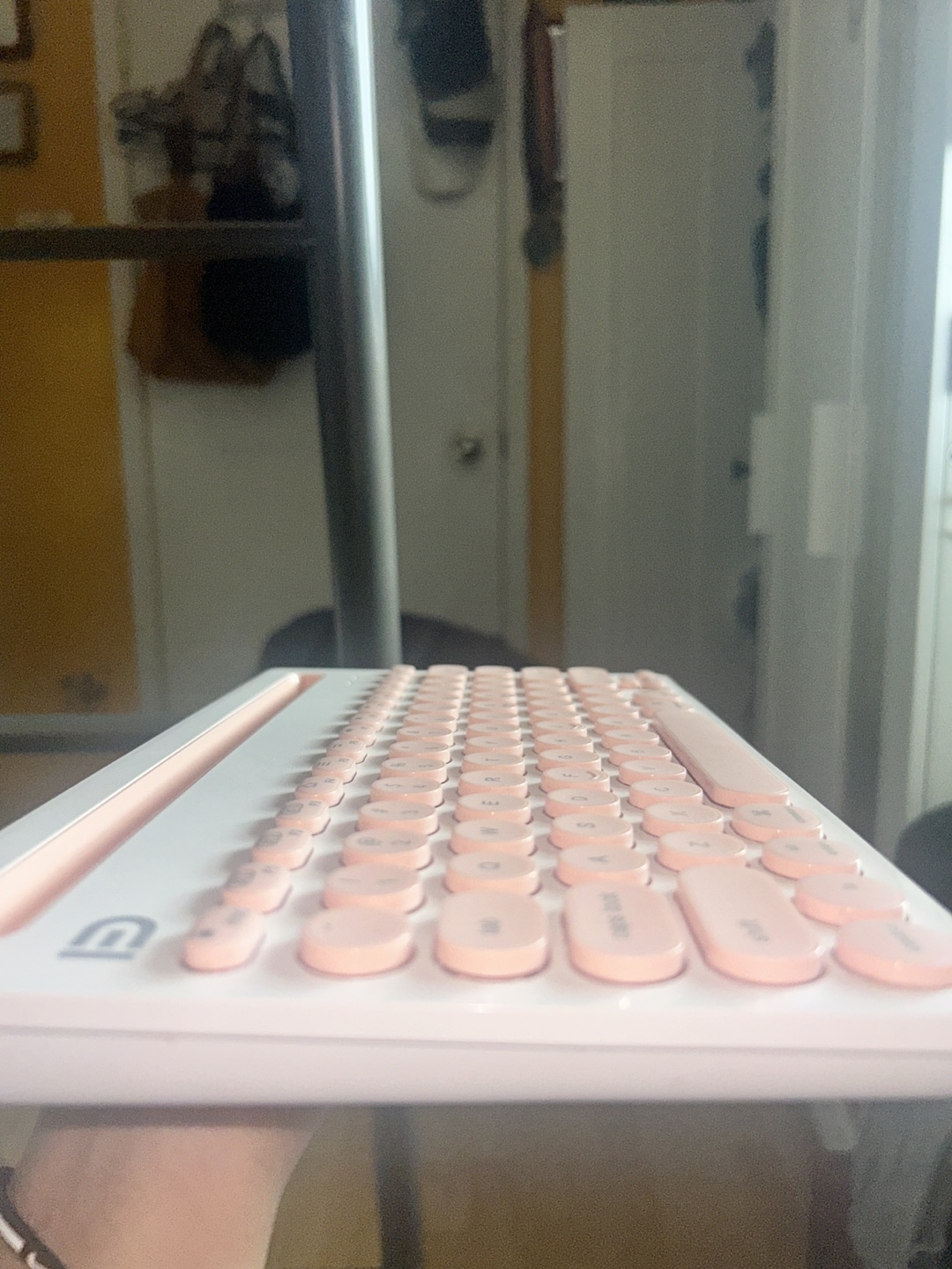 ID iK3381 Pink Wireless Keyboard - photo 2
