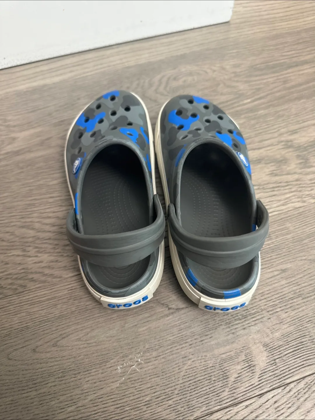 Crocs Camo Clog Size 12C/13 image indicator(4)