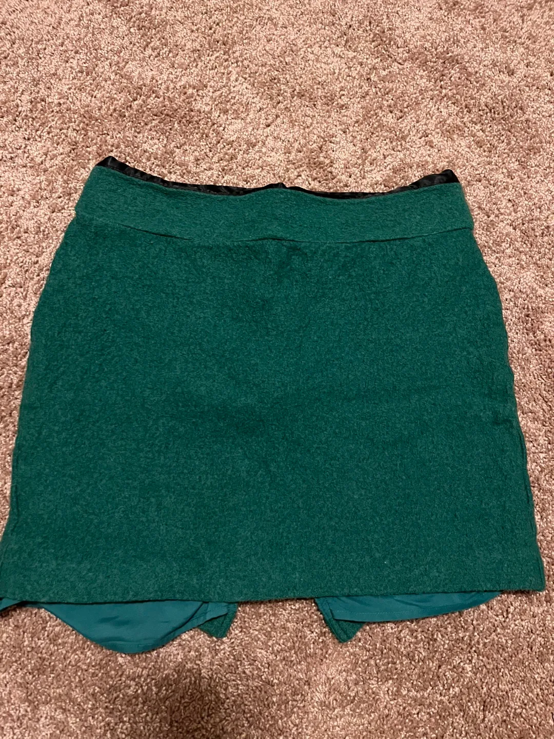 Banana Republic Green Skirt - Size 6P thumbnail