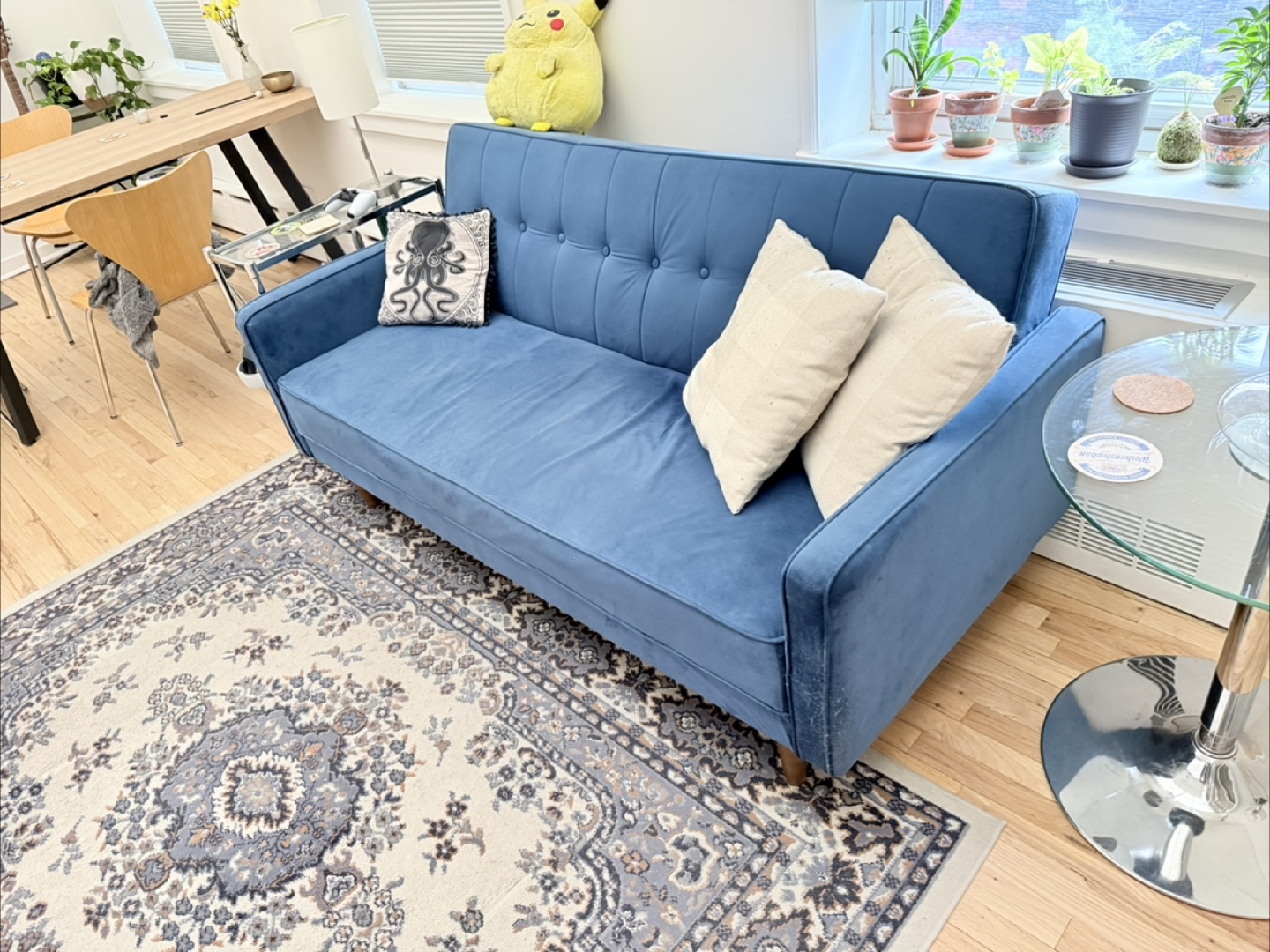 Free blue velvet fold-out couch - photo 2