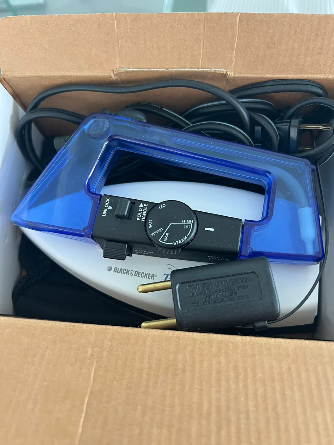 Black & Decker Travel Pro X30 Iron - Like New! image indicator(2)