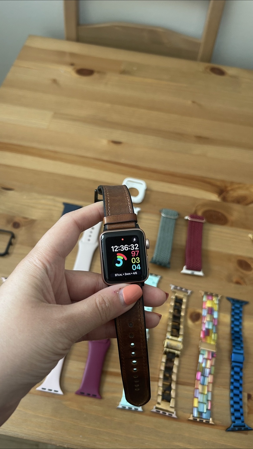 Apple Watch Series 3 38mm + Extra Bands