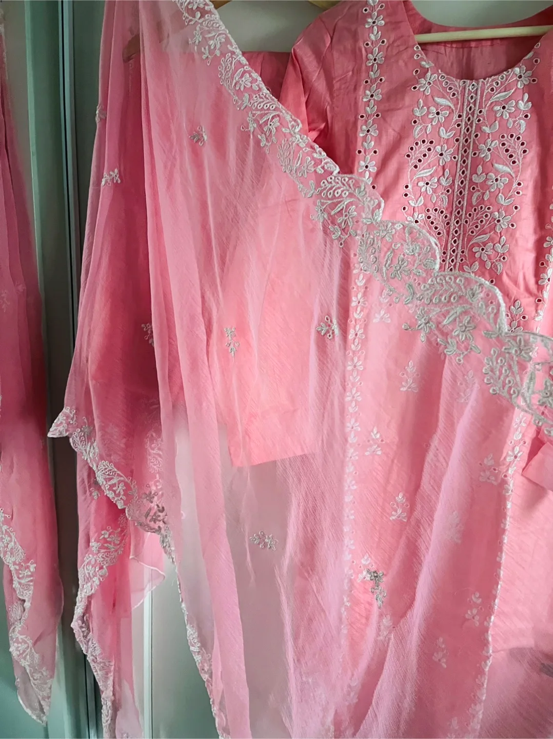Embroidered 3pc suit new thumbnail