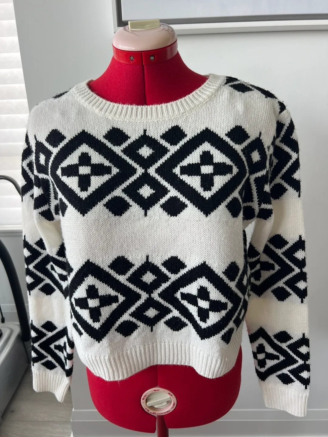 Forever 21 Sweater - Size Small thumbnail