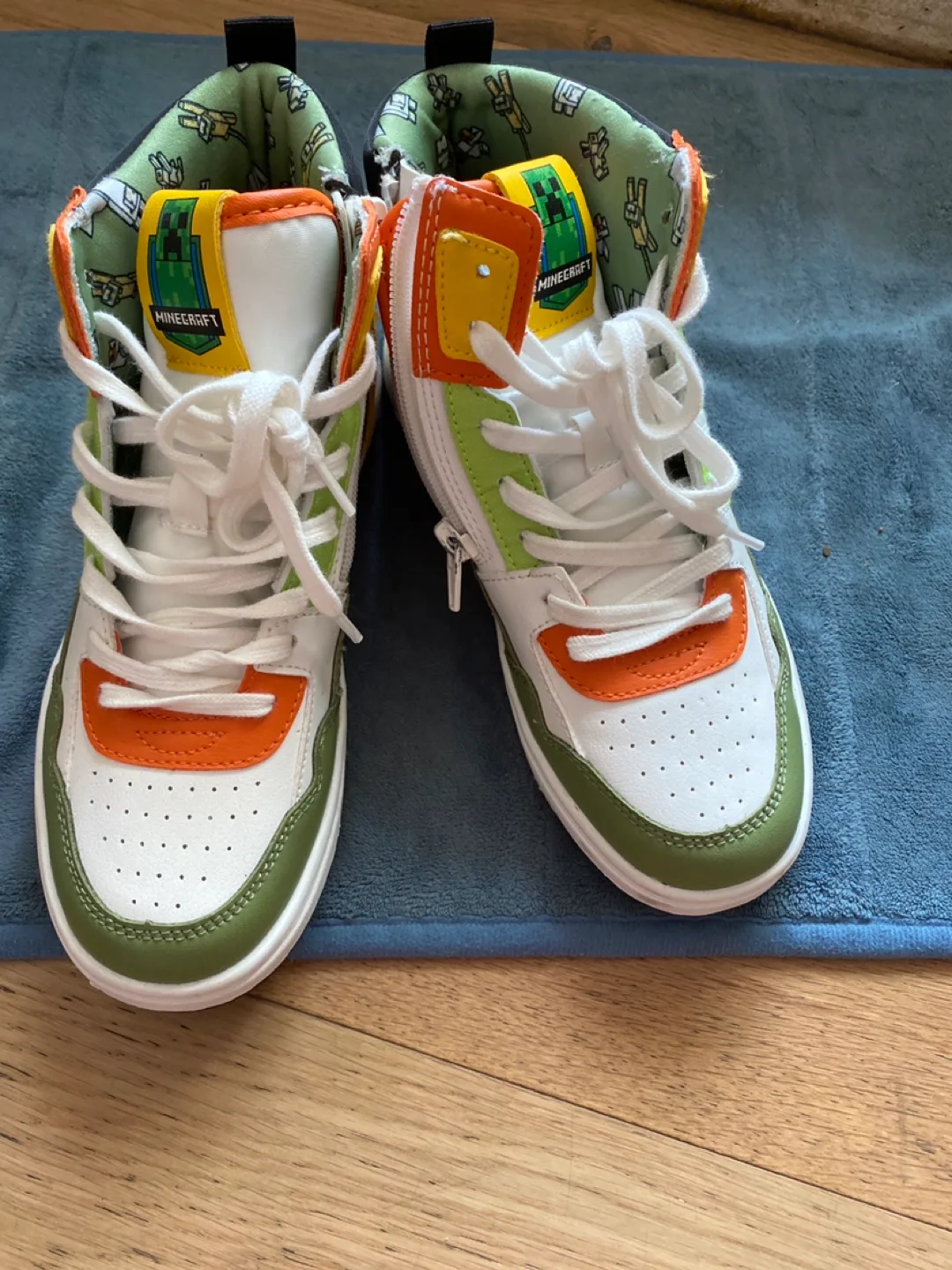 Minecraft High-Top Sneakers image indicator(2)