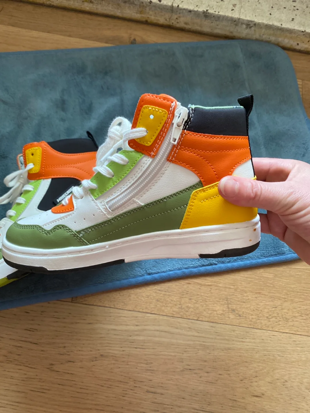 Minecraft High-Top Sneakers image indicator(3)