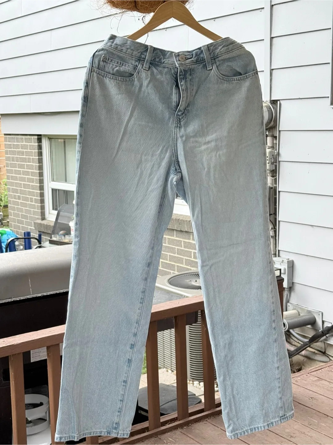 UNIQLO Light Wash Jeans – Waist 28” thumbnail