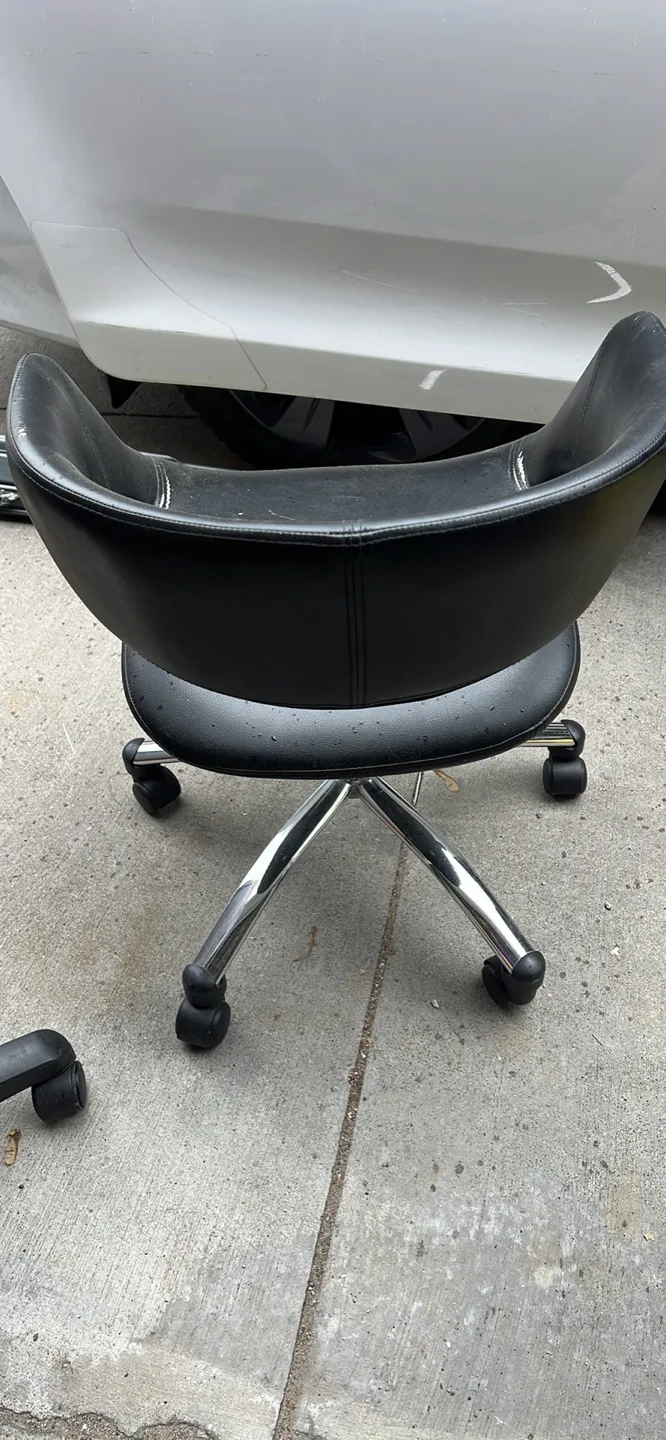 Black Office Chair thumbnail