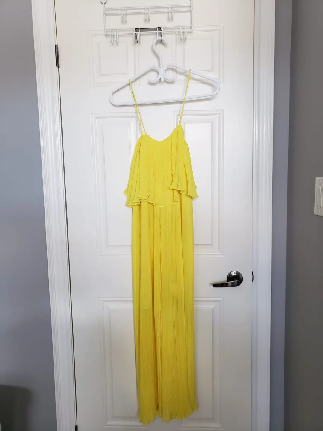 Assorted Women's Clothing thumbnail