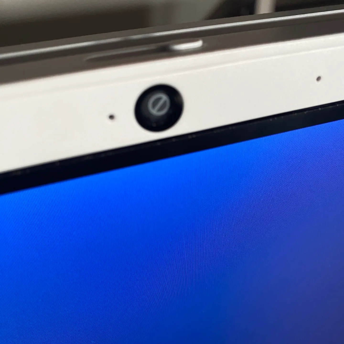 HP All-in-One 22” Desktop w/ dvd rom image indicator(5)