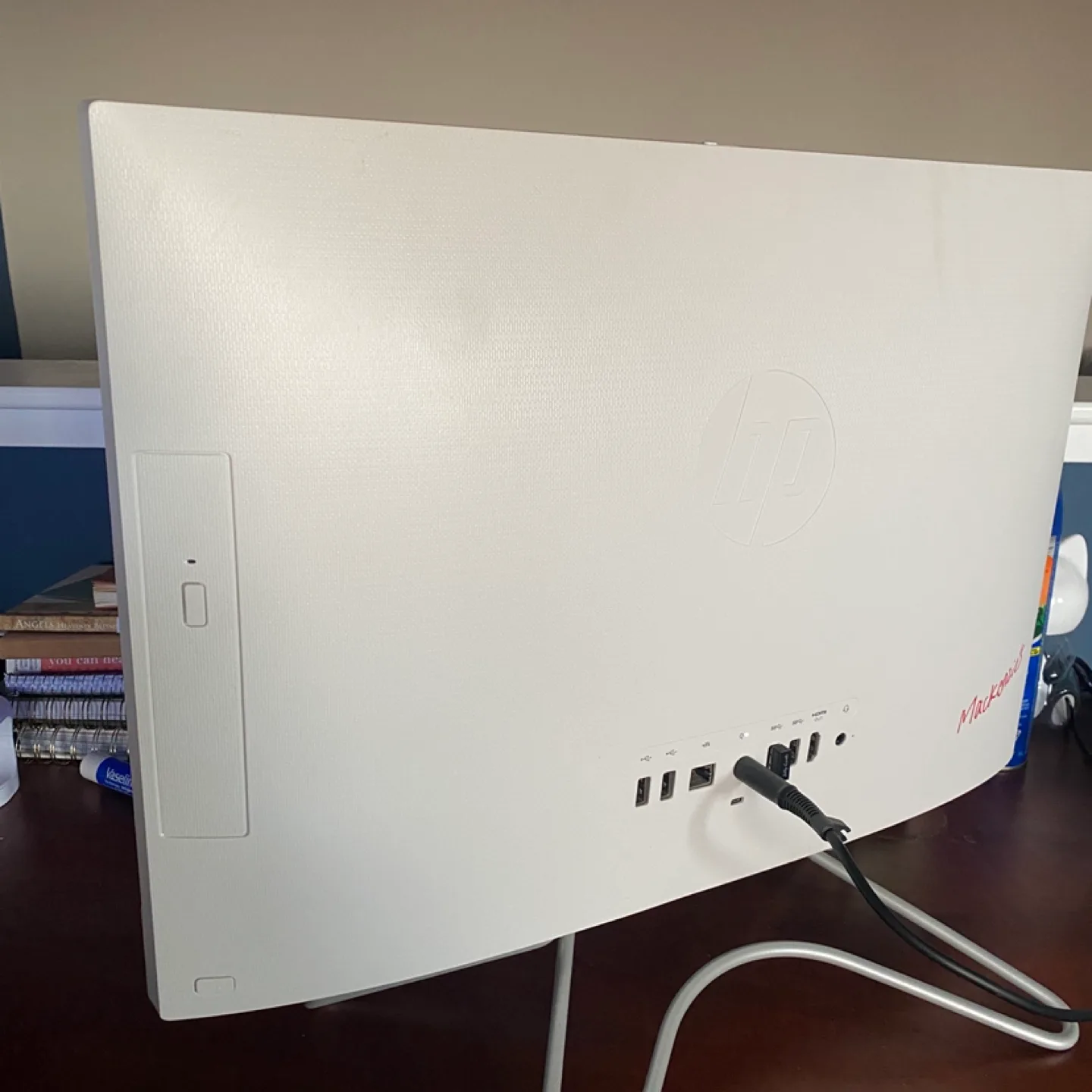 HP All-in-One 22” Desktop w/ dvd rom image indicator(6)