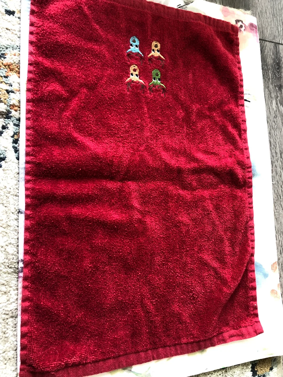 Red Embroidered Hand Towel 🇨🇦 thumbnail
