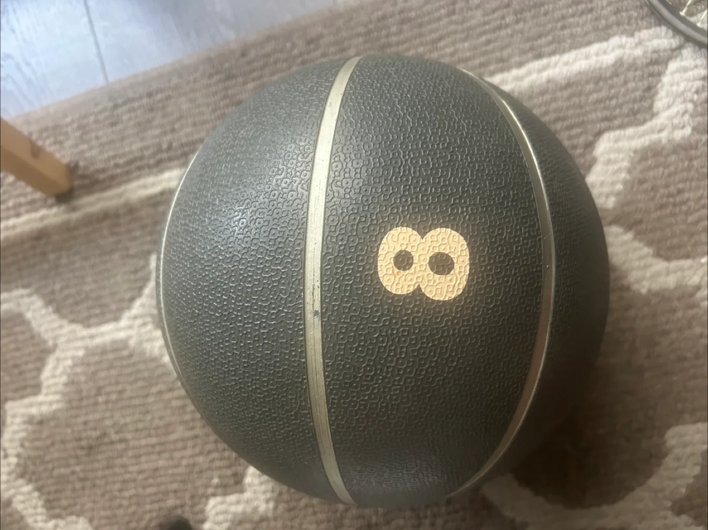 Black Medicine Ball - 8 lbs thumbnail