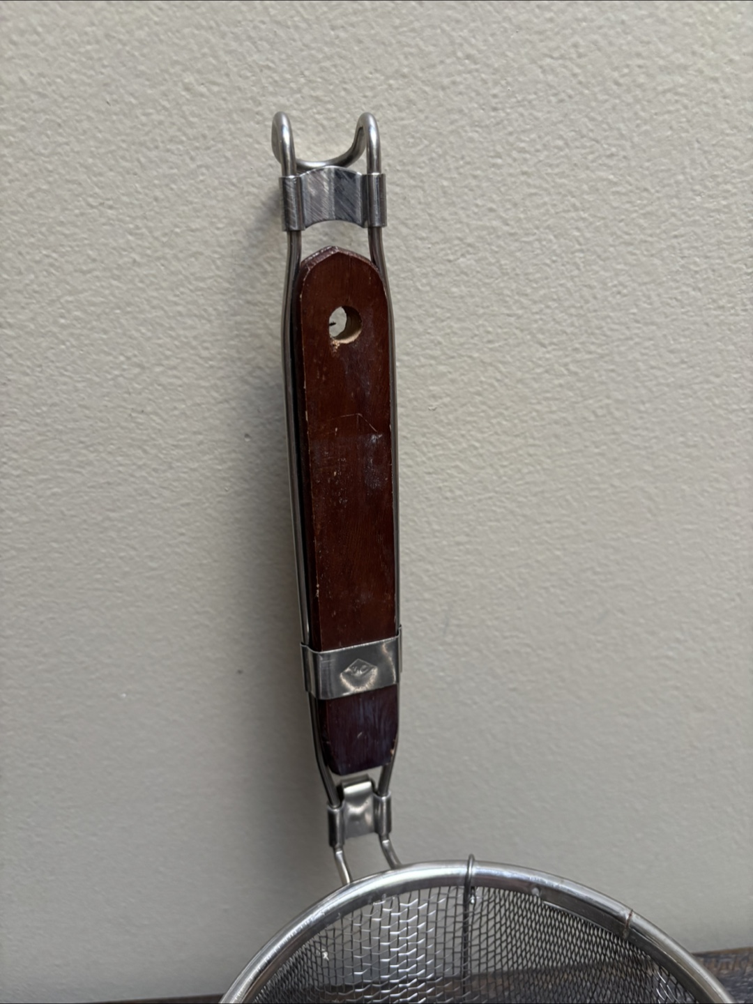 Stainless steel Mesh noodle Strainer with Wooden Handle - photo 2