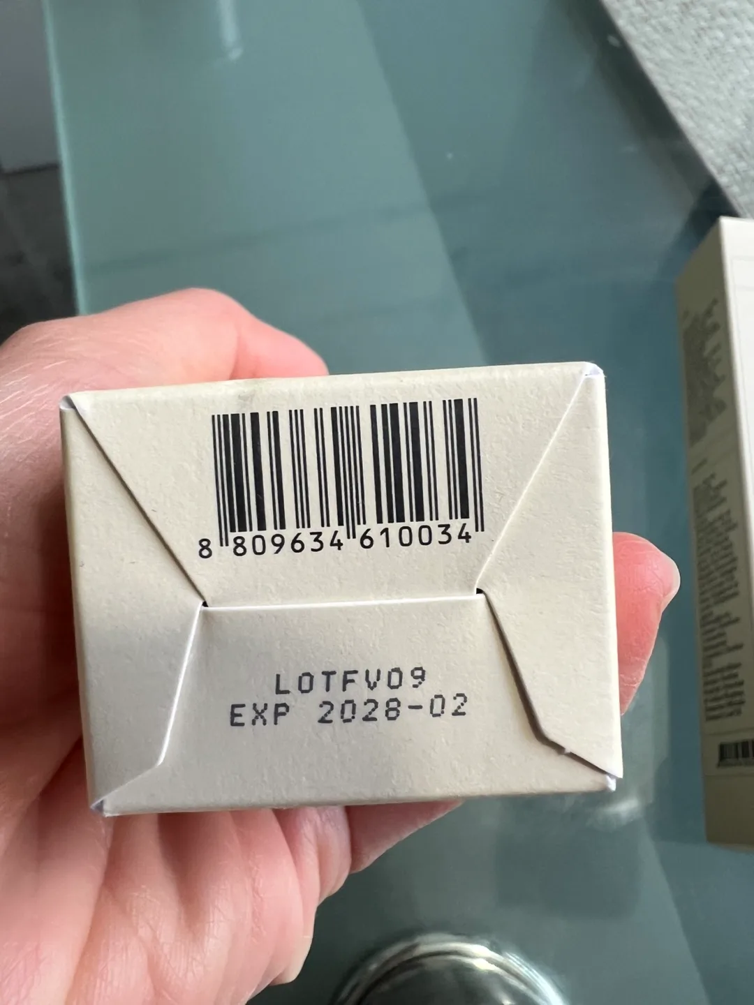 AXIS-Y Dark Spot Correcting Glow Serum image indicator(3)