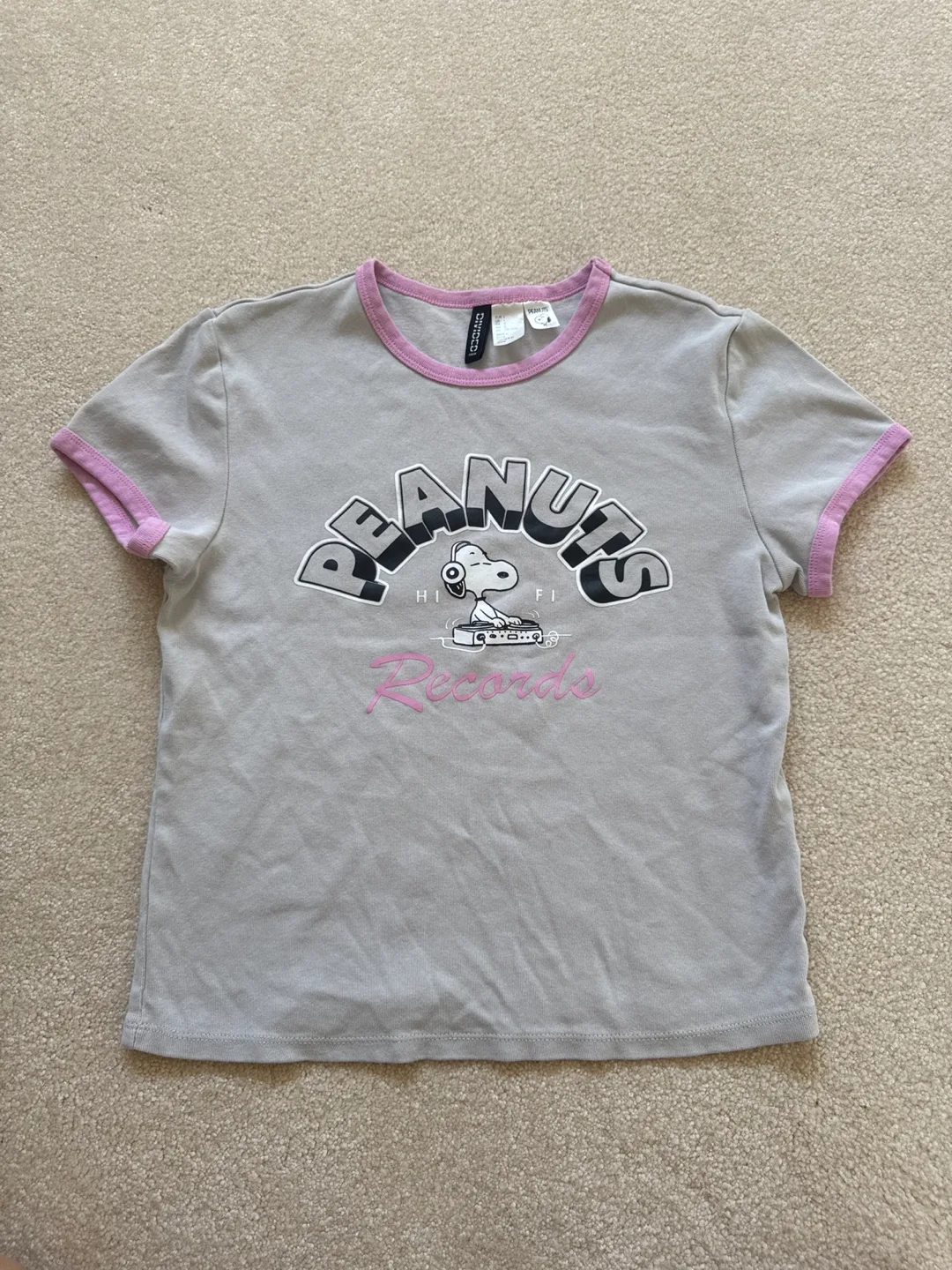 H&M Divided Peanuts Tee thumbnail
