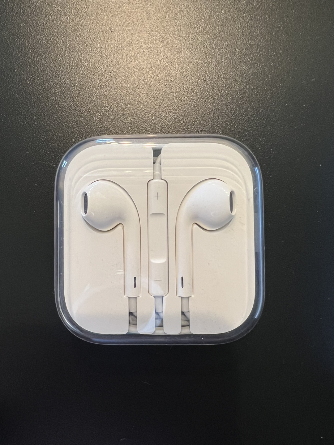Apple EarPods with 3.5mm Headphone Plug - New