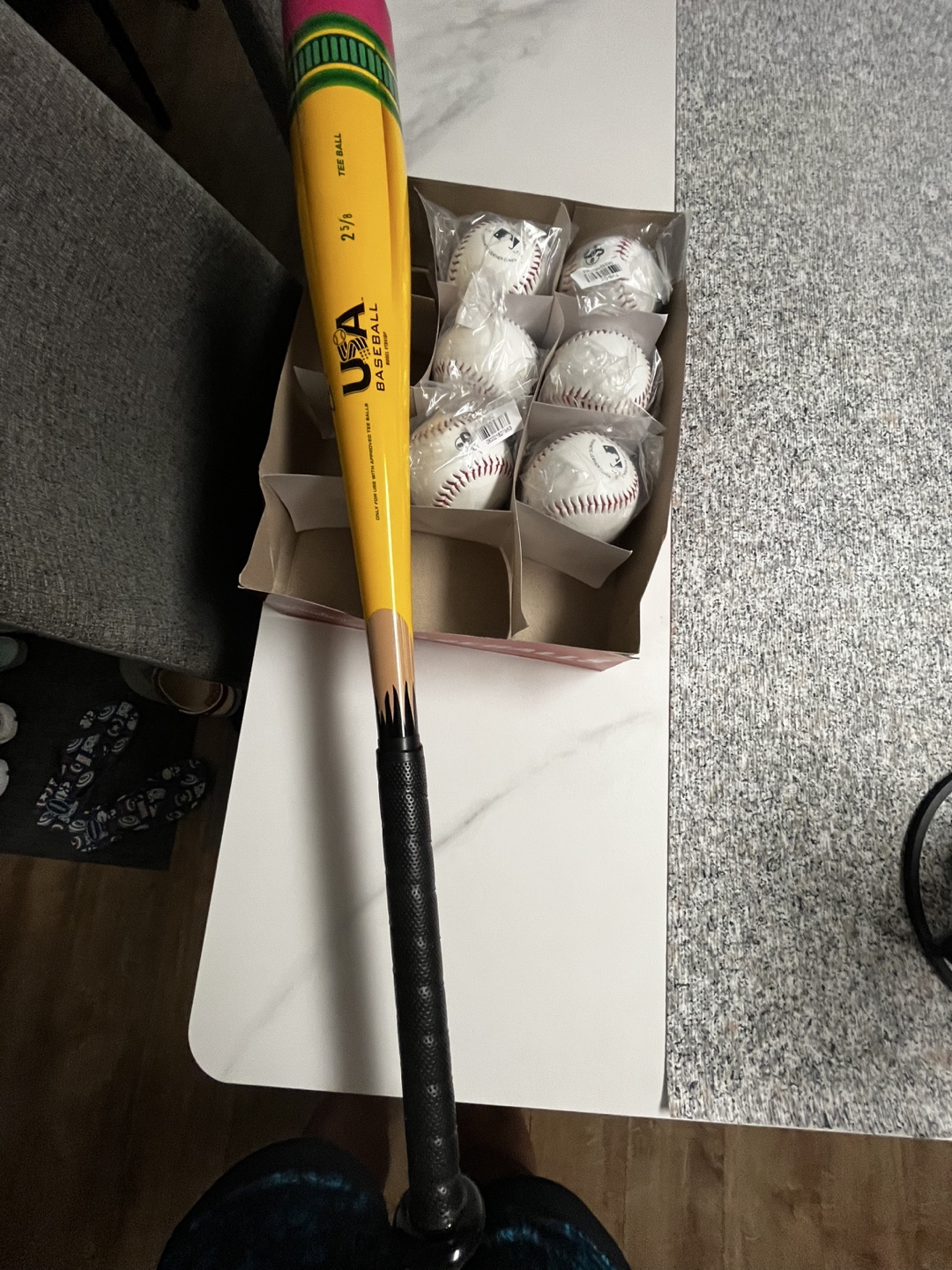 Victus 26 Baseball Bat & Baseballs