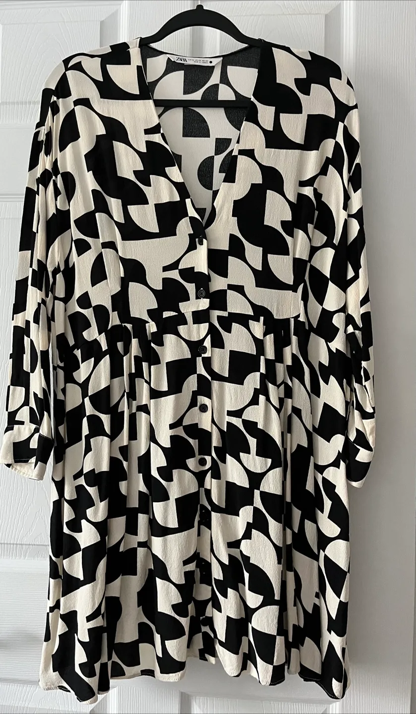 Zara Black & White Patterned Dress - Size XL thumbnail