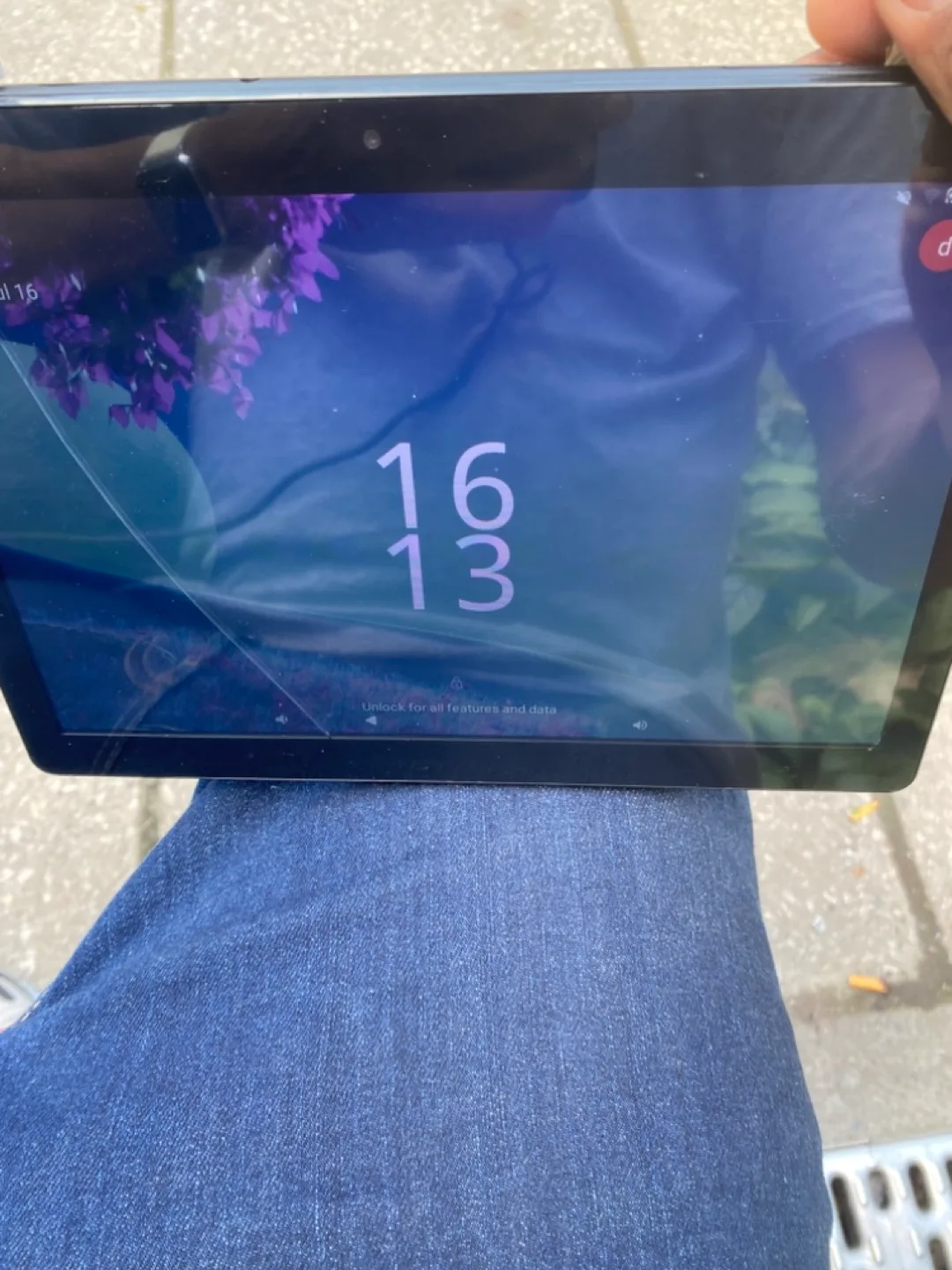 Black TB02 Tablet (Cracked Screen) thumbnail