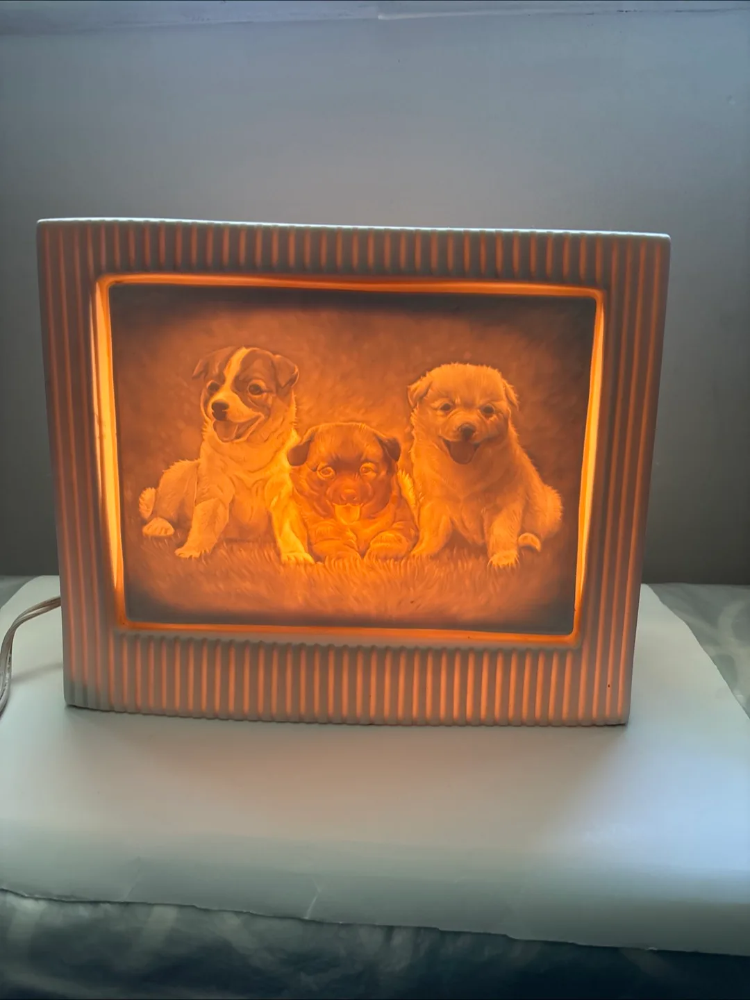 White Ceramic Animal Motif Lamp thumbnail
