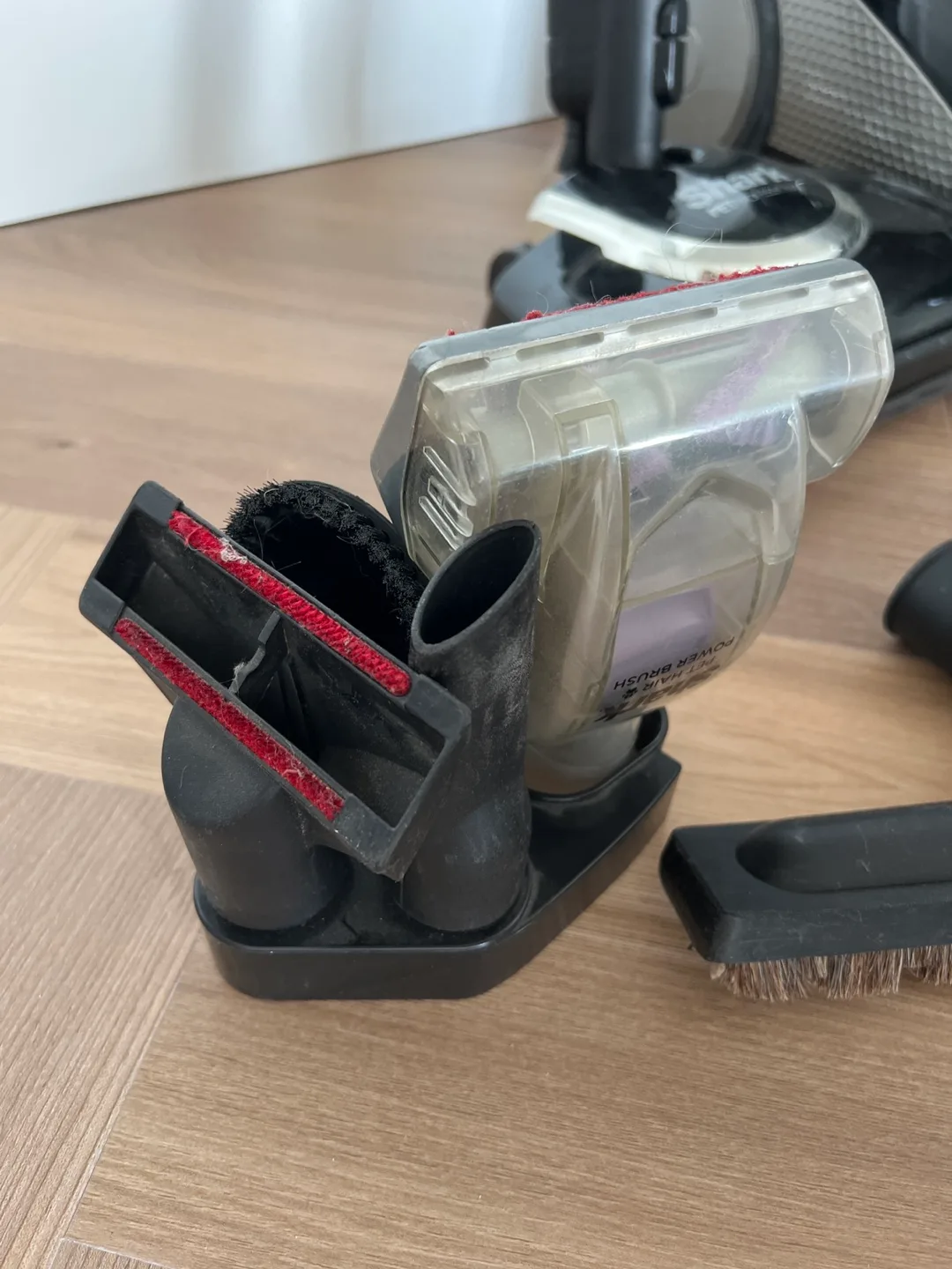 Shark Pet Pro Vacuum with Attachments image indicator(4)