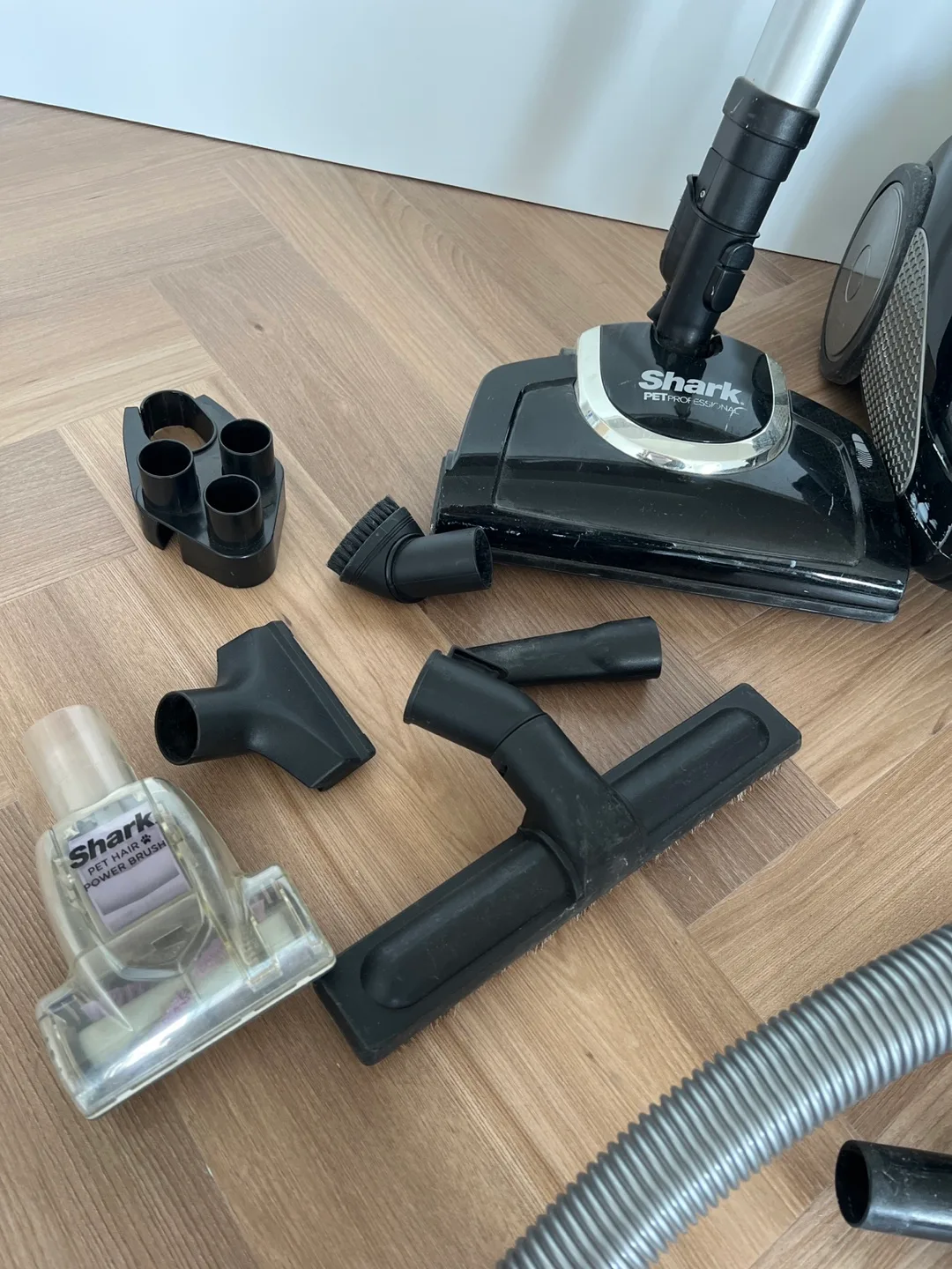 Shark Pet Pro Vacuum with Attachments image indicator(3)