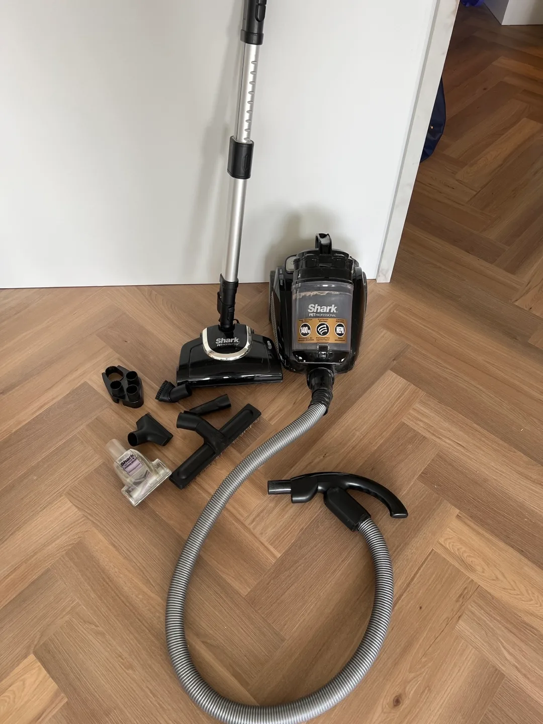 Shark Pet Pro Vacuum with Attachments image indicator(2)