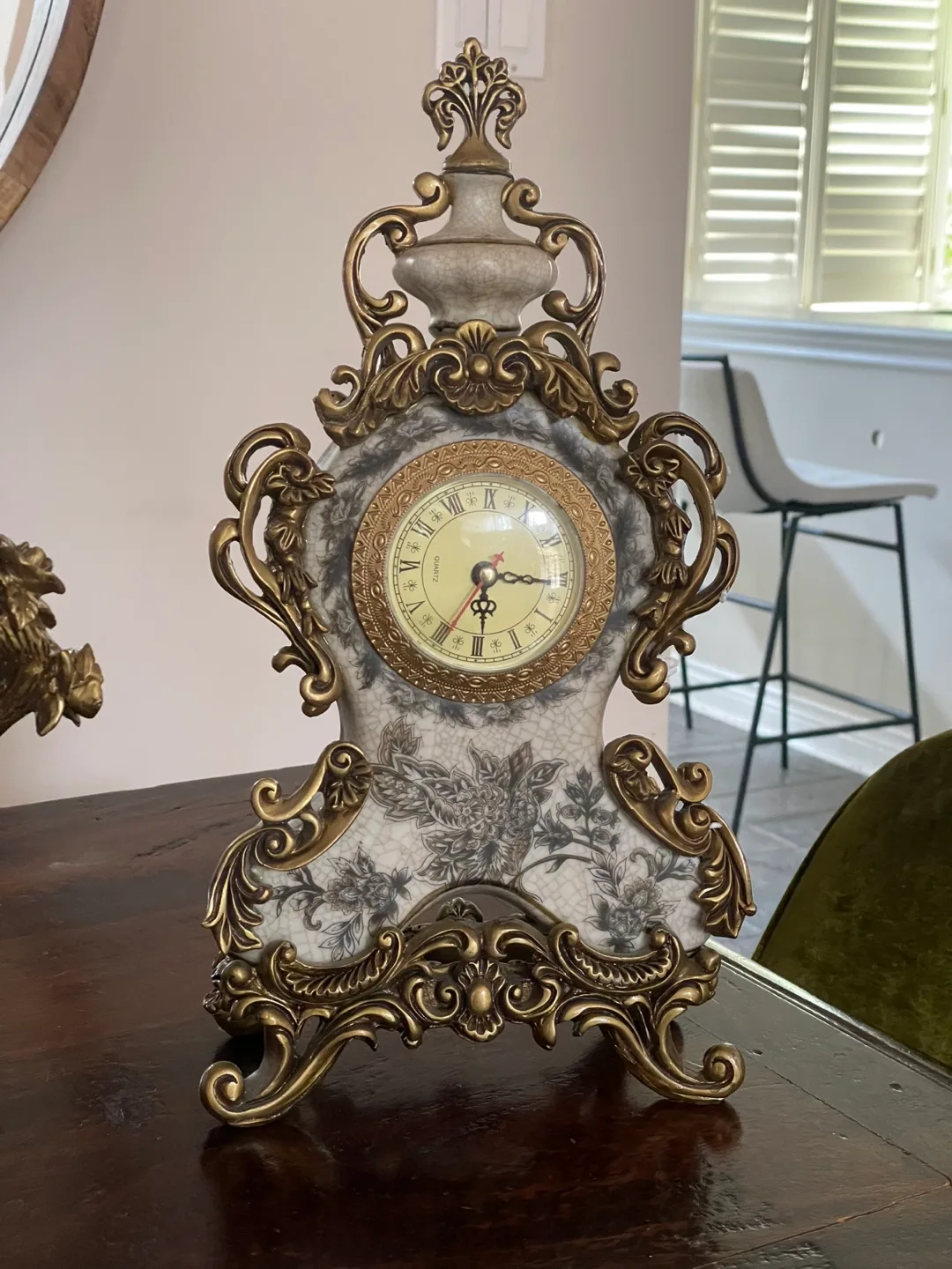 Vintage Ornate Tabletop Clock thumbnail