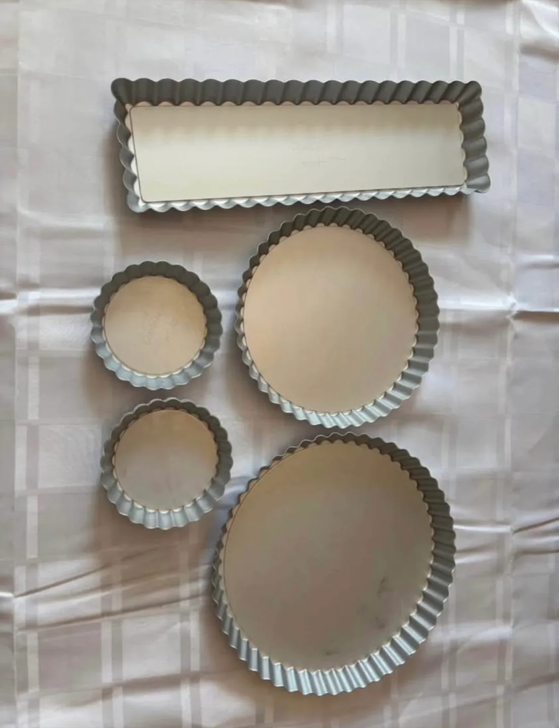 Baking Pans and Accessories Lot thumbnail