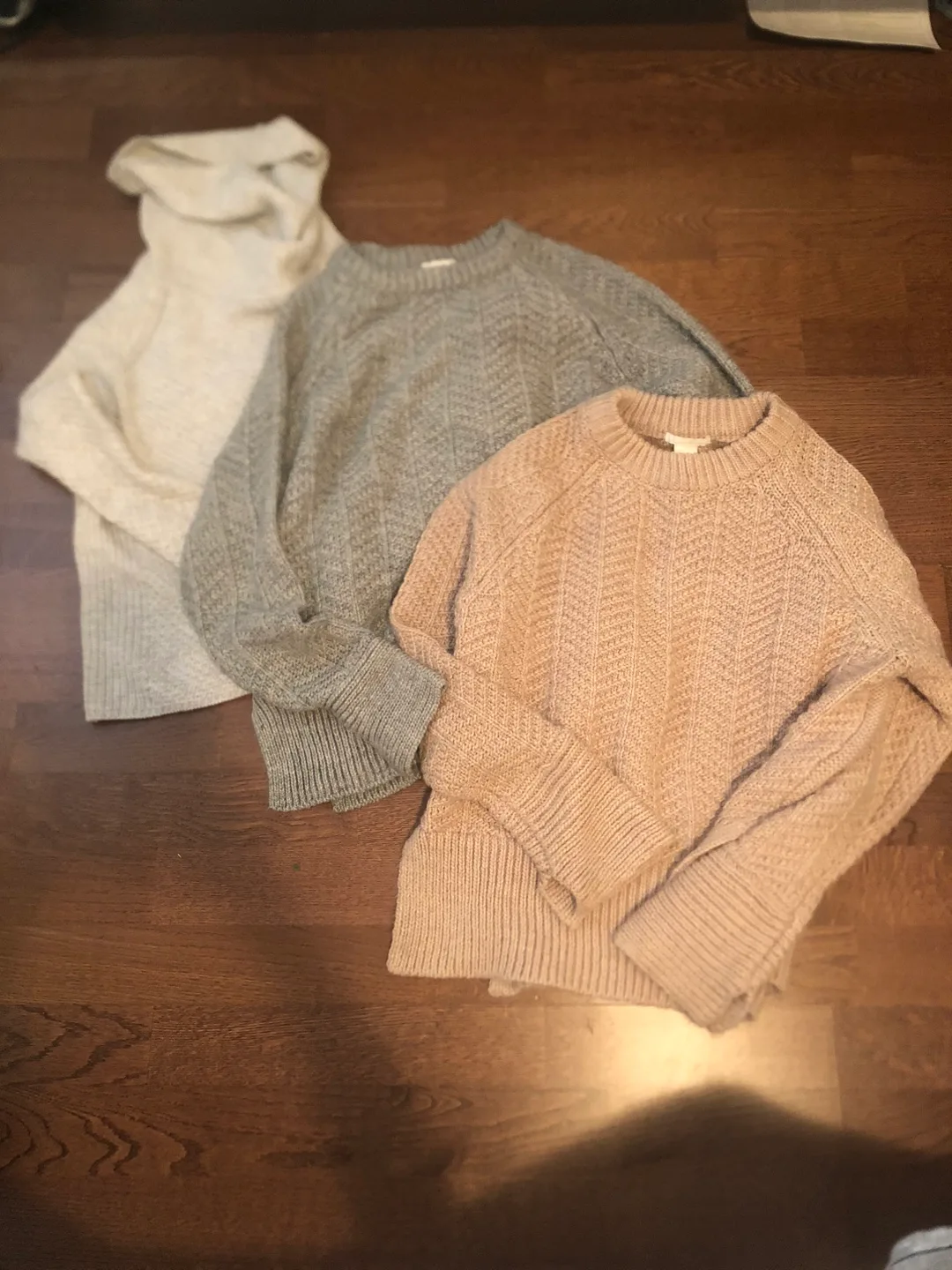 H&M & Banana Republic Sweaters - Size XS thumbnail