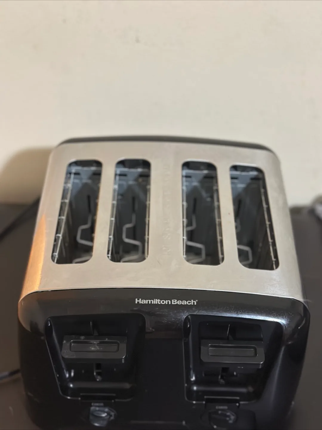 Hamilton Beach 4-Slice Toaster - Black & Silver image indicator(3)