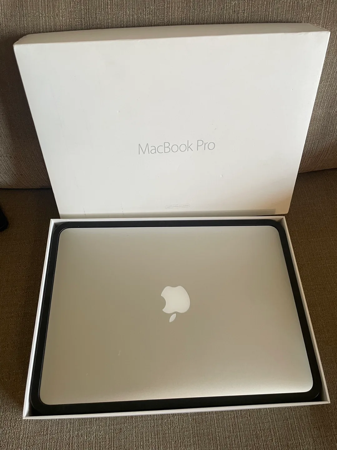 MacBook Pro 13”2019 Box Accessories included 512GB SSD like  new thumbnail