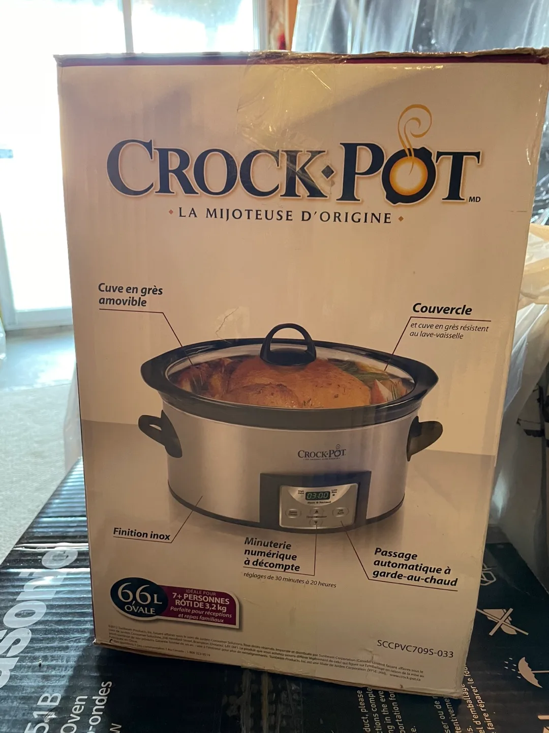 Crock-Pot 6.6L Slow Cooker - Like New! thumbnail