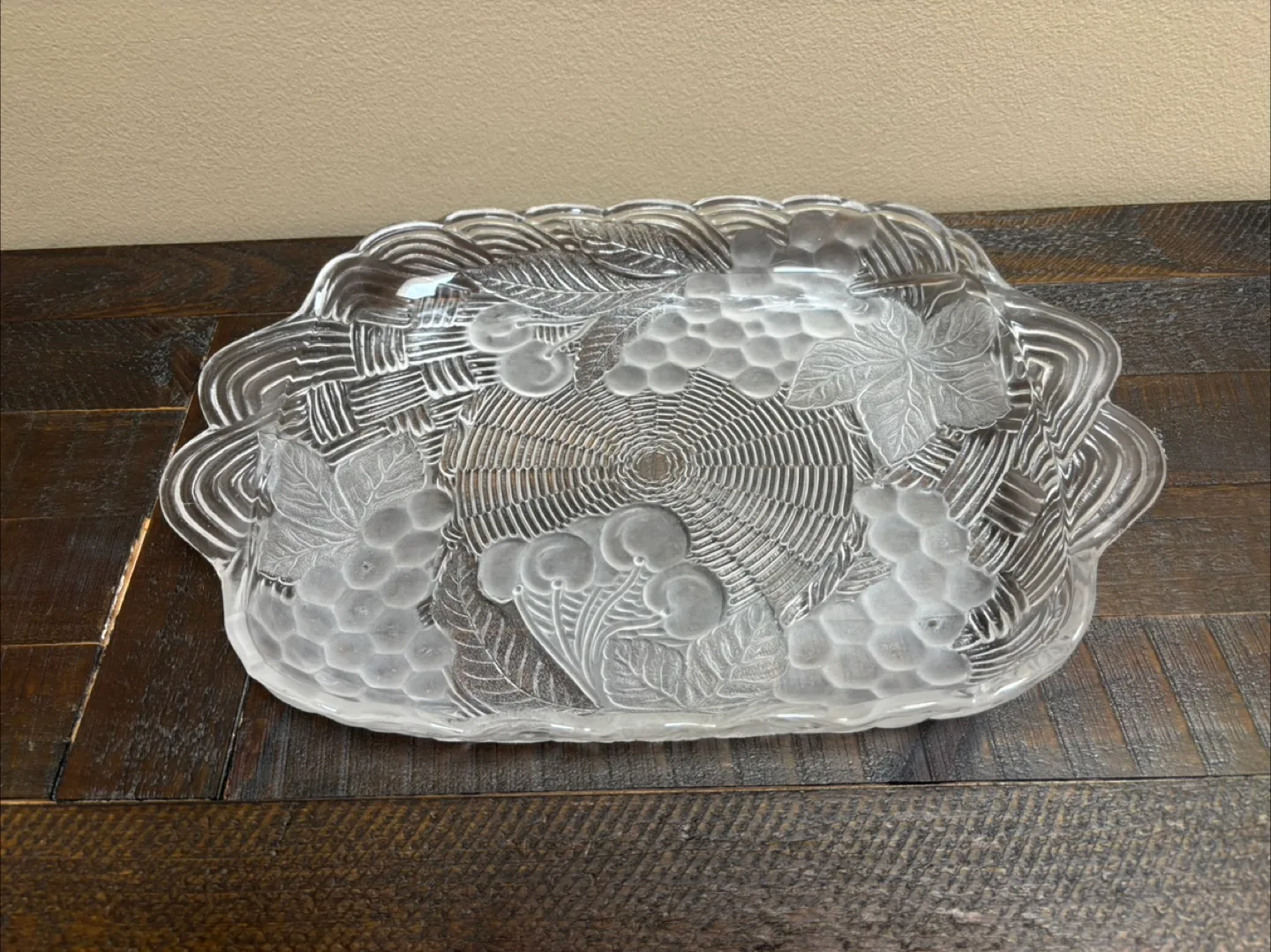 🇨🇦Vintage Glass Fruit Bowl - 14" x 10" thumbnail